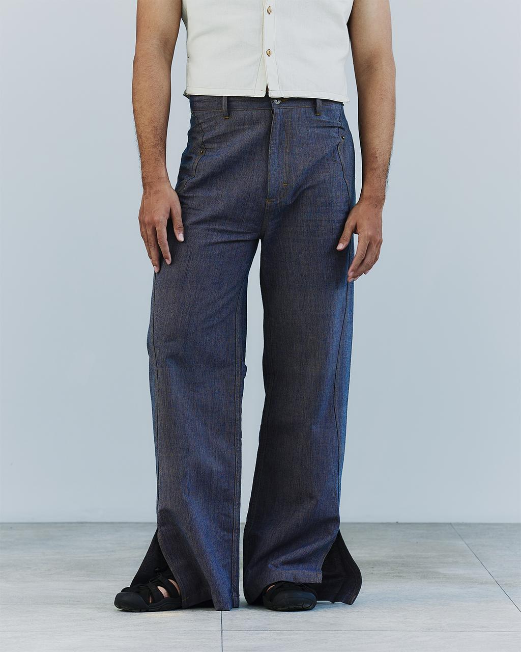 INDIGO SPLIT JEANS